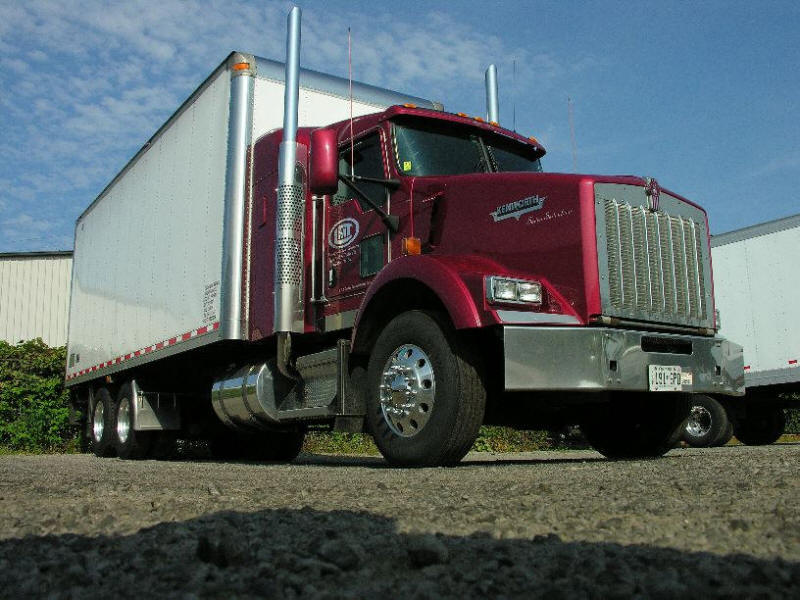 Kenworth ten wheeler, straight truck