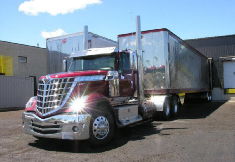 New International Lonestar daycab truck tractor