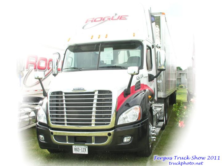 Rogtue-Freightliner-daycab-Fergus-Truck-Show-2011.JPG