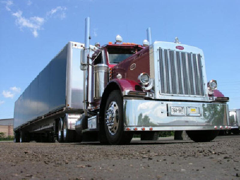 truck photos, pictures of trucks peterbilt, freightliner, mack, international, volvo 